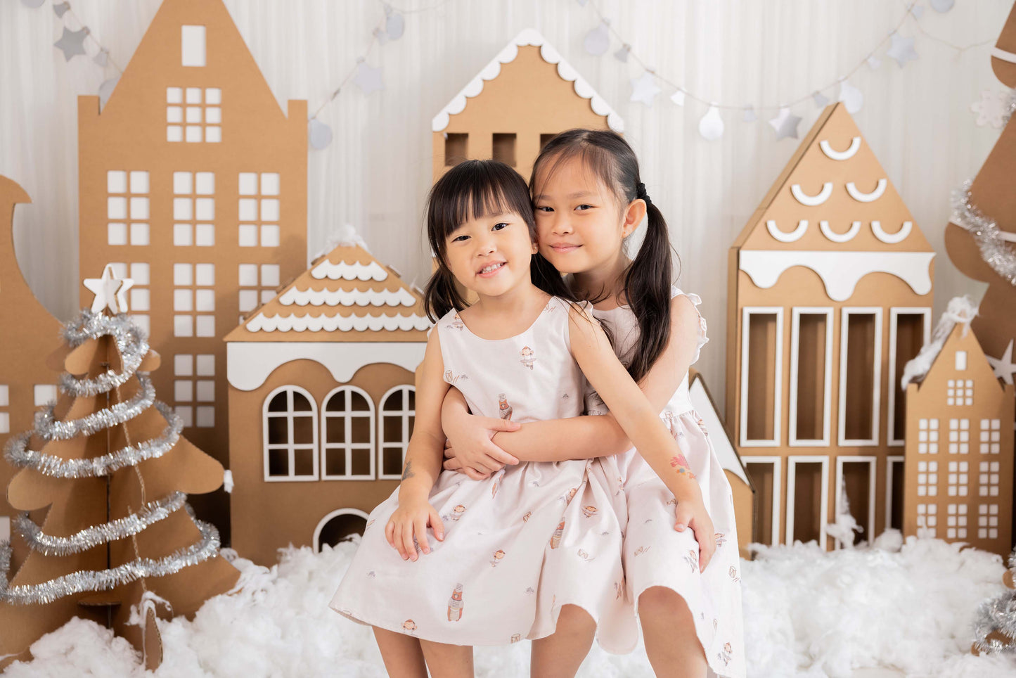 Sustainable Mini Christmas Family Photoshoot