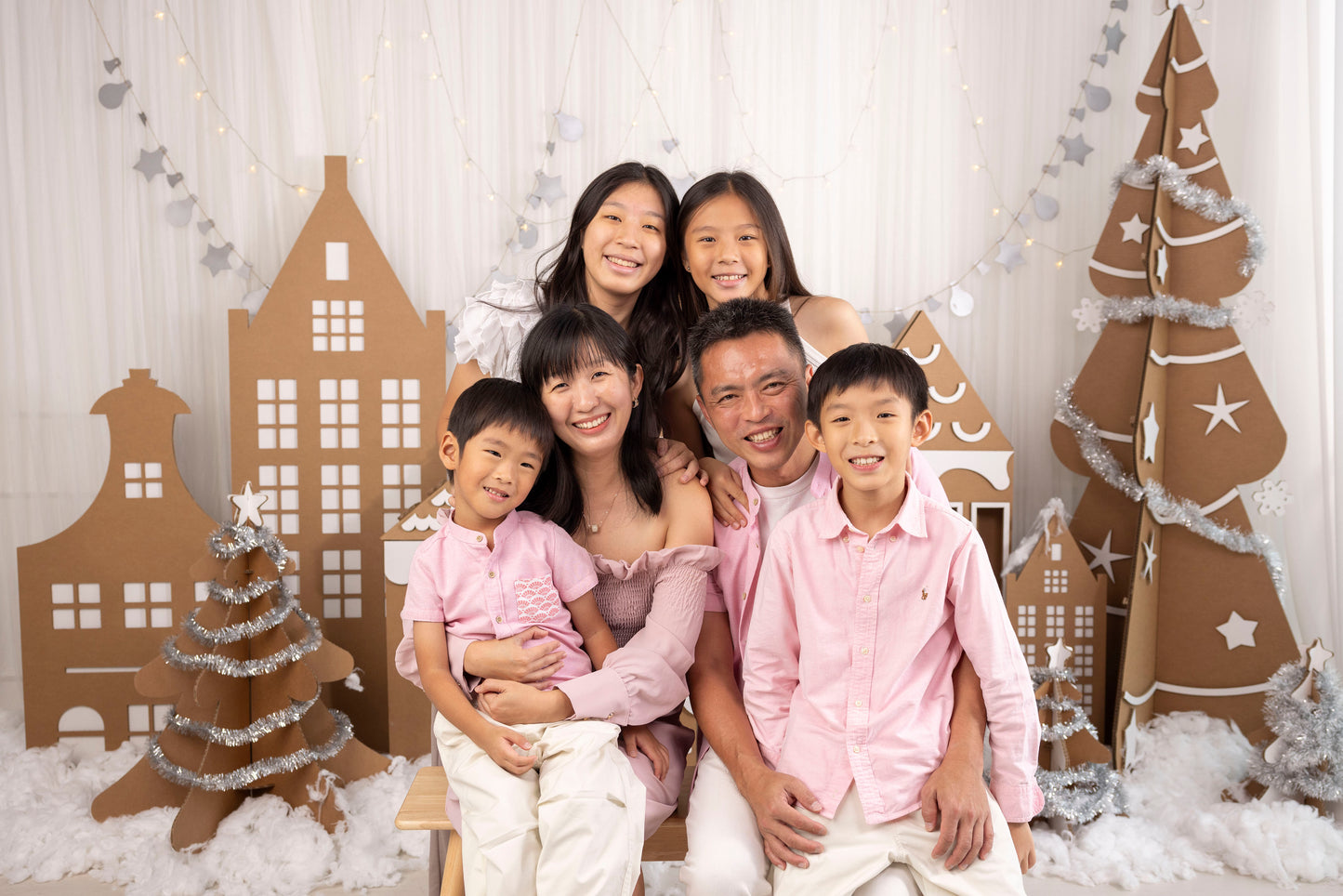 Sustainable Mini Christmas Family Photoshoot